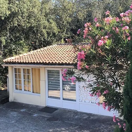 De 38 Metres Carres Holiday home Parignargues