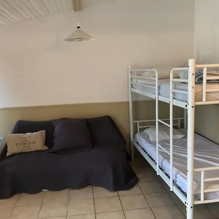 De 38 Metres Carres Holiday home Parignargues