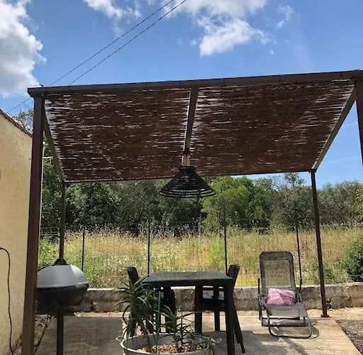 De 38 Metres Carres * Parignargues